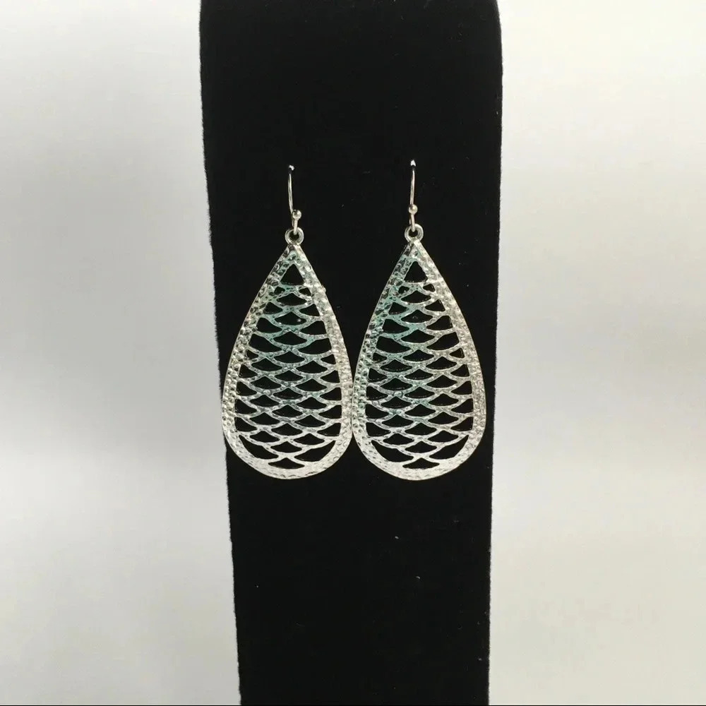 Teardrop Filigree Cutout Drop Dangle Earrings